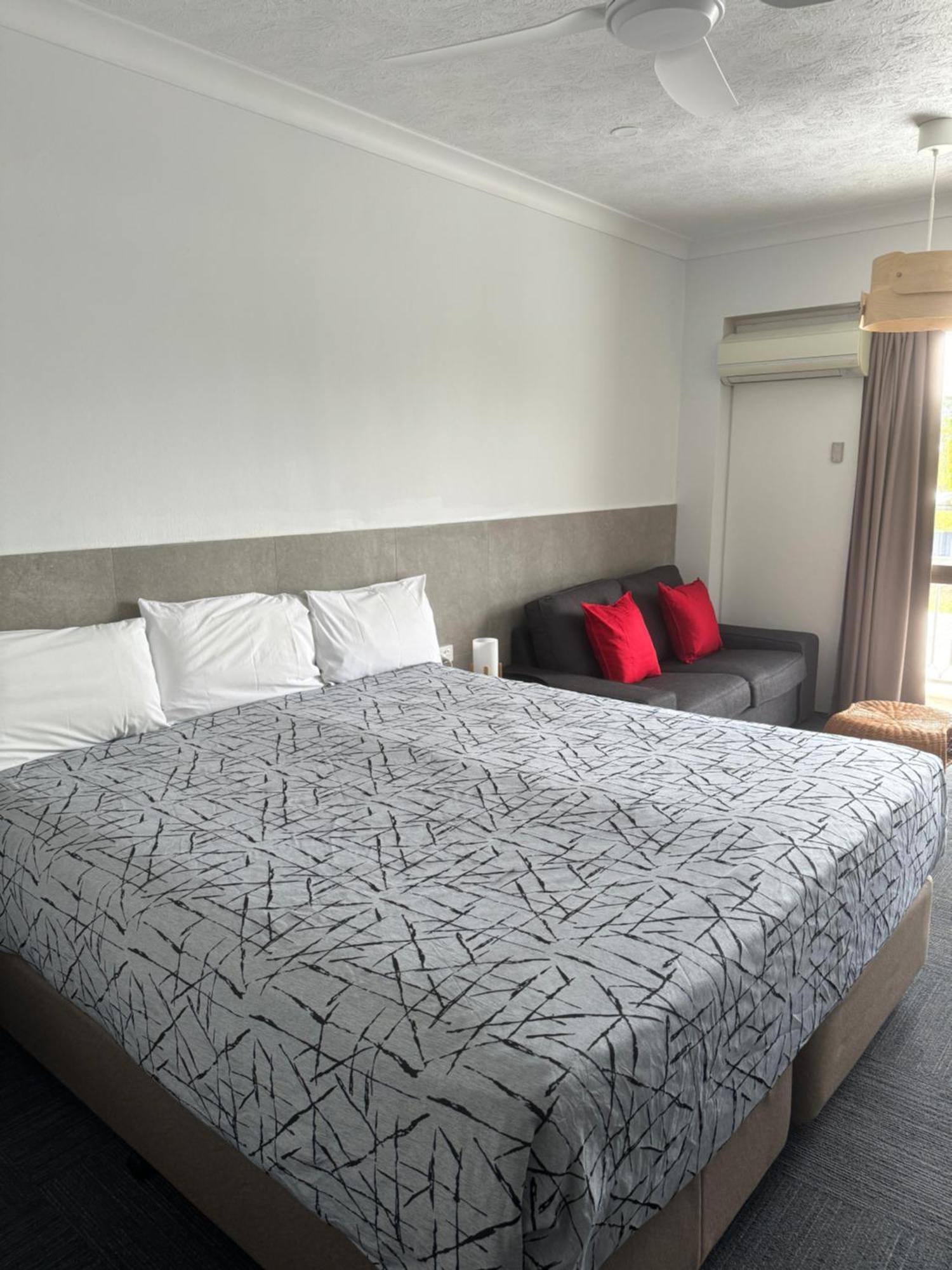 Longreach Motor Inn ภายนอก รูปภาพ
