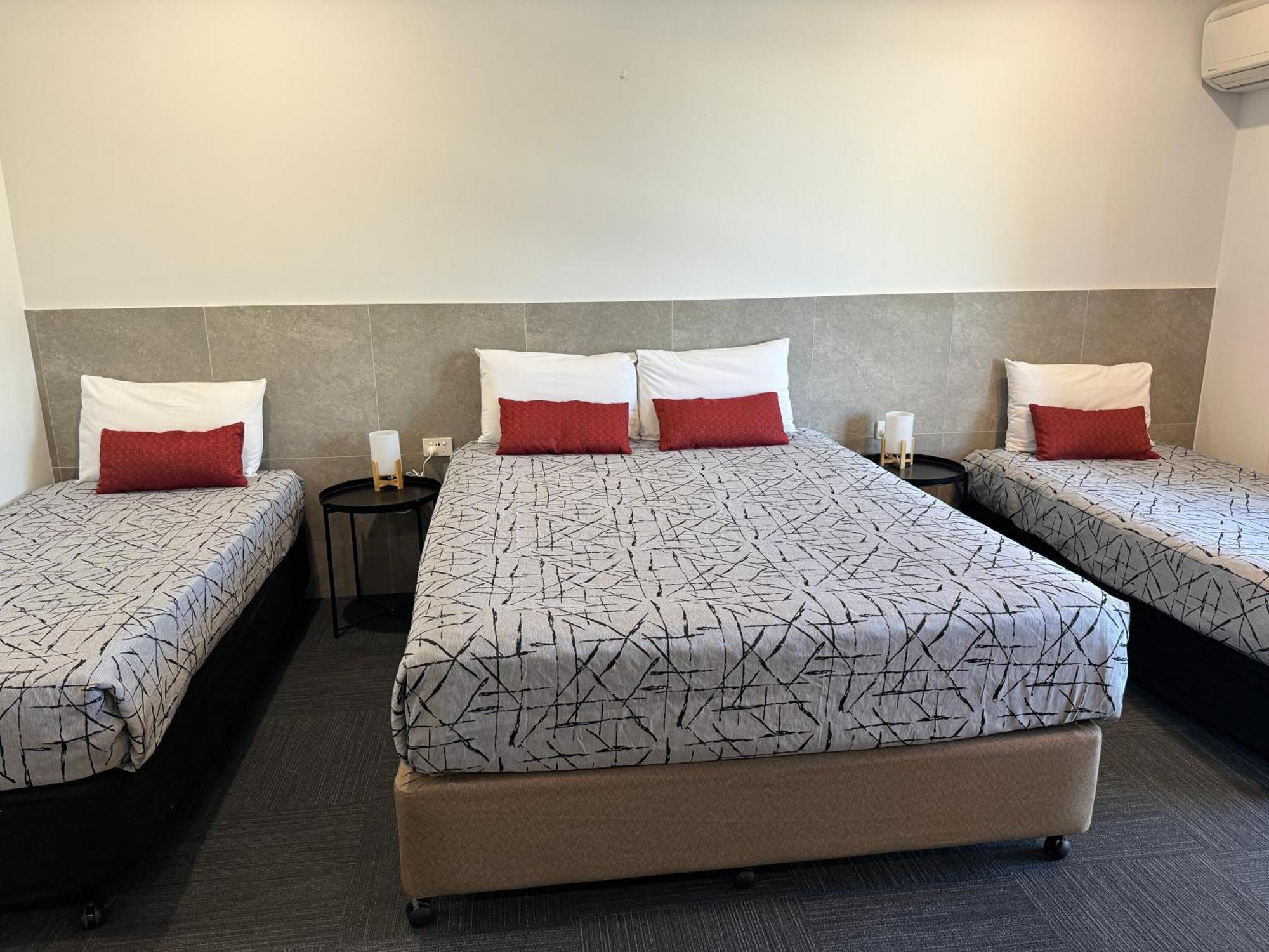 Longreach Motor Inn ภายนอก รูปภาพ