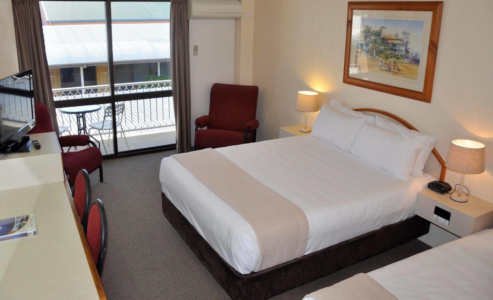 Longreach Motor Inn ภายนอก รูปภาพ