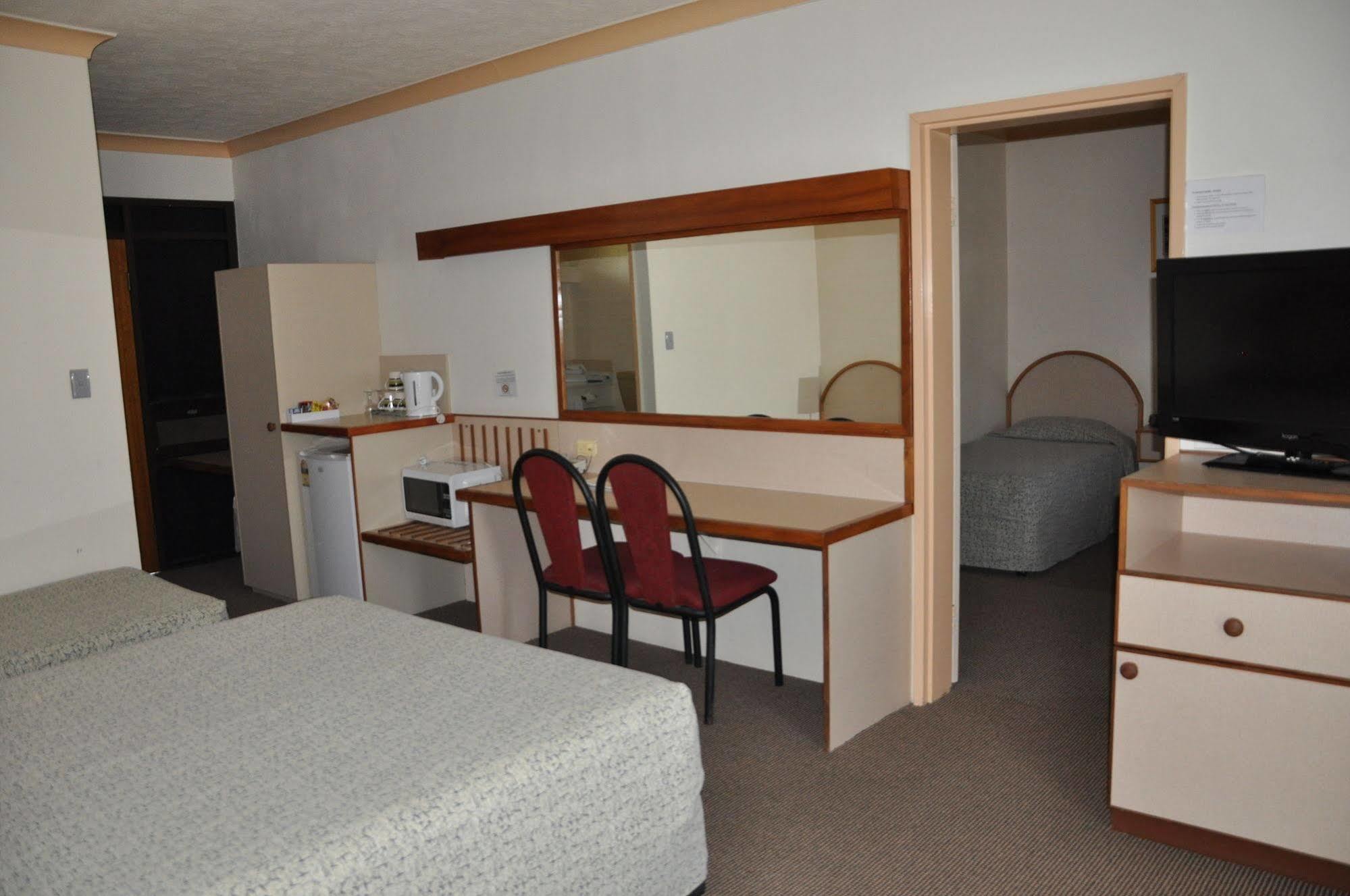 Longreach Motor Inn ภายนอก รูปภาพ