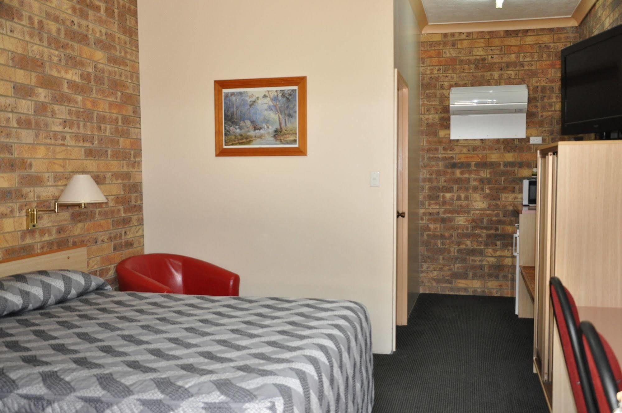 Longreach Motor Inn ภายนอก รูปภาพ